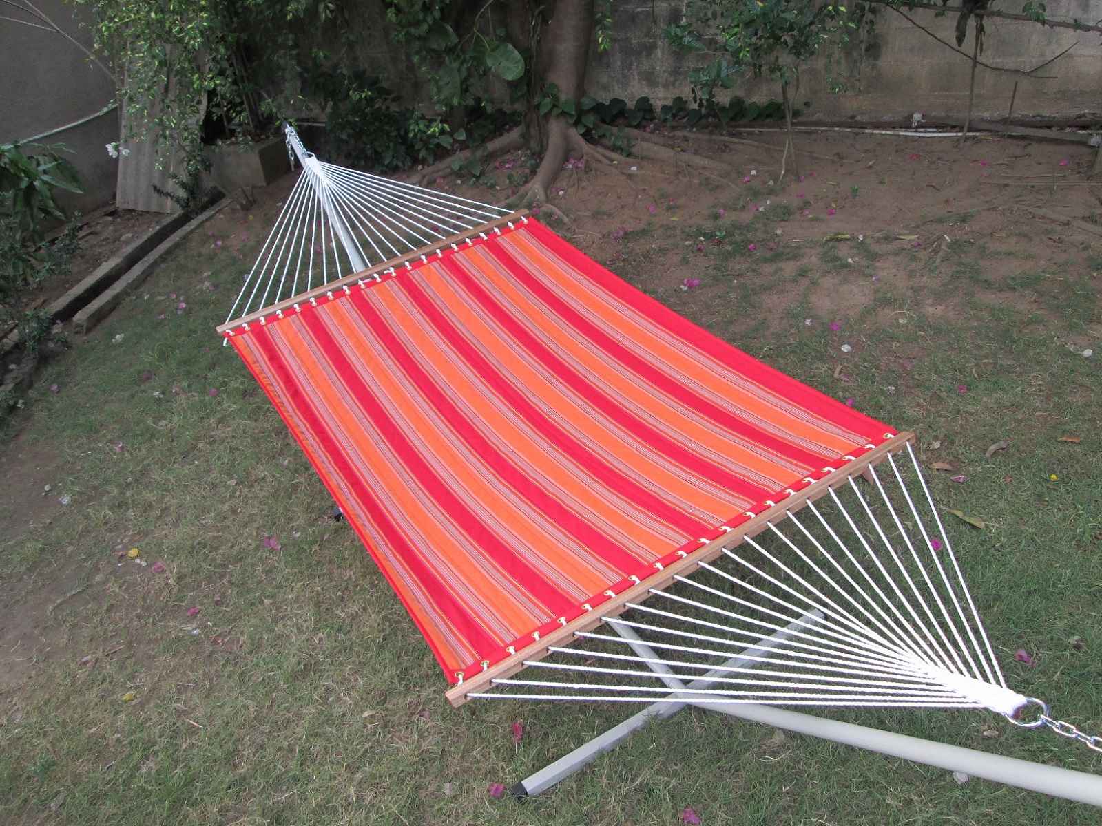 Hangit XL Size Quilted Fabric Hammock - bright red stripe