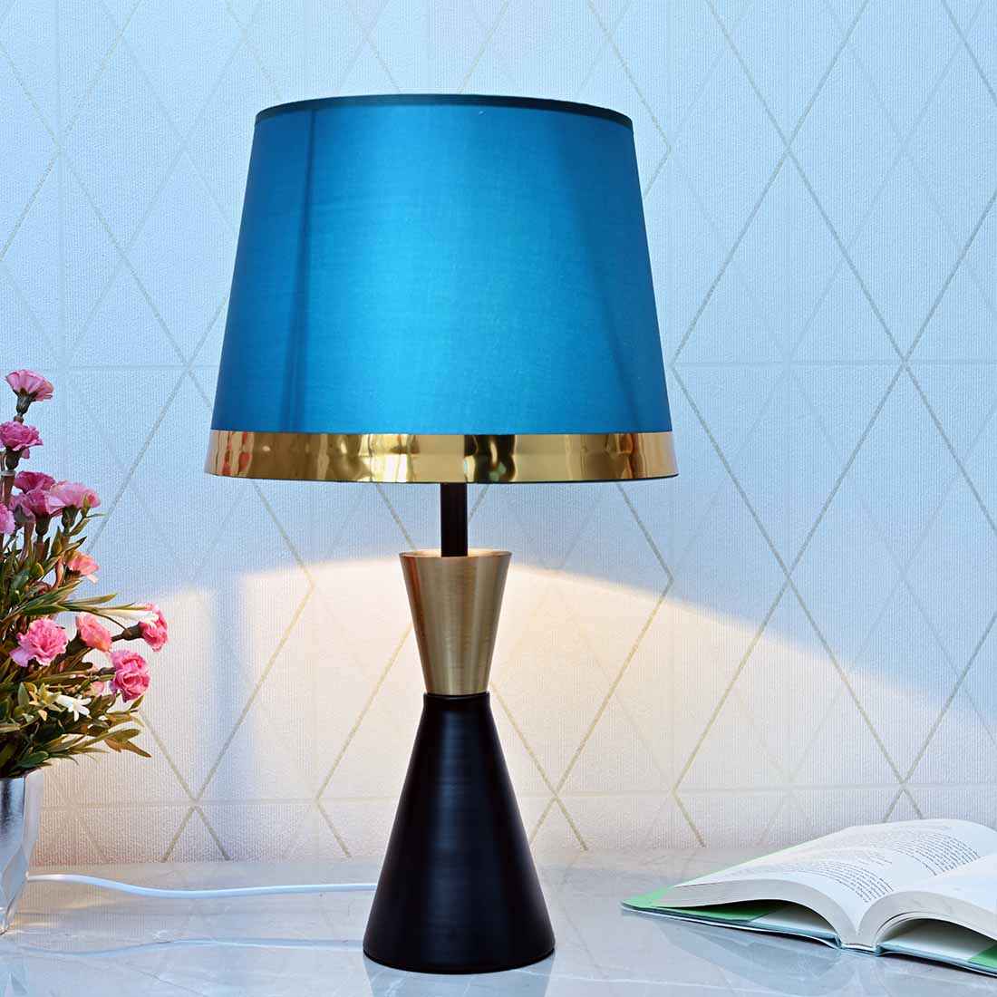 Dark Beauty LED Table Lamp