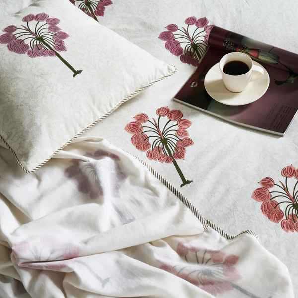 Cradle Embroidered Bedding Set