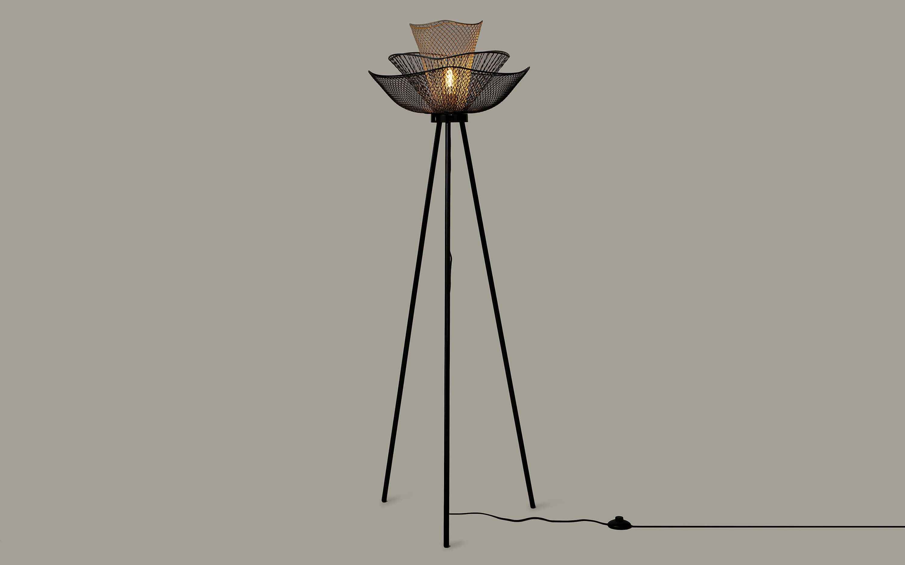 Mallawi Black Floor Lamp