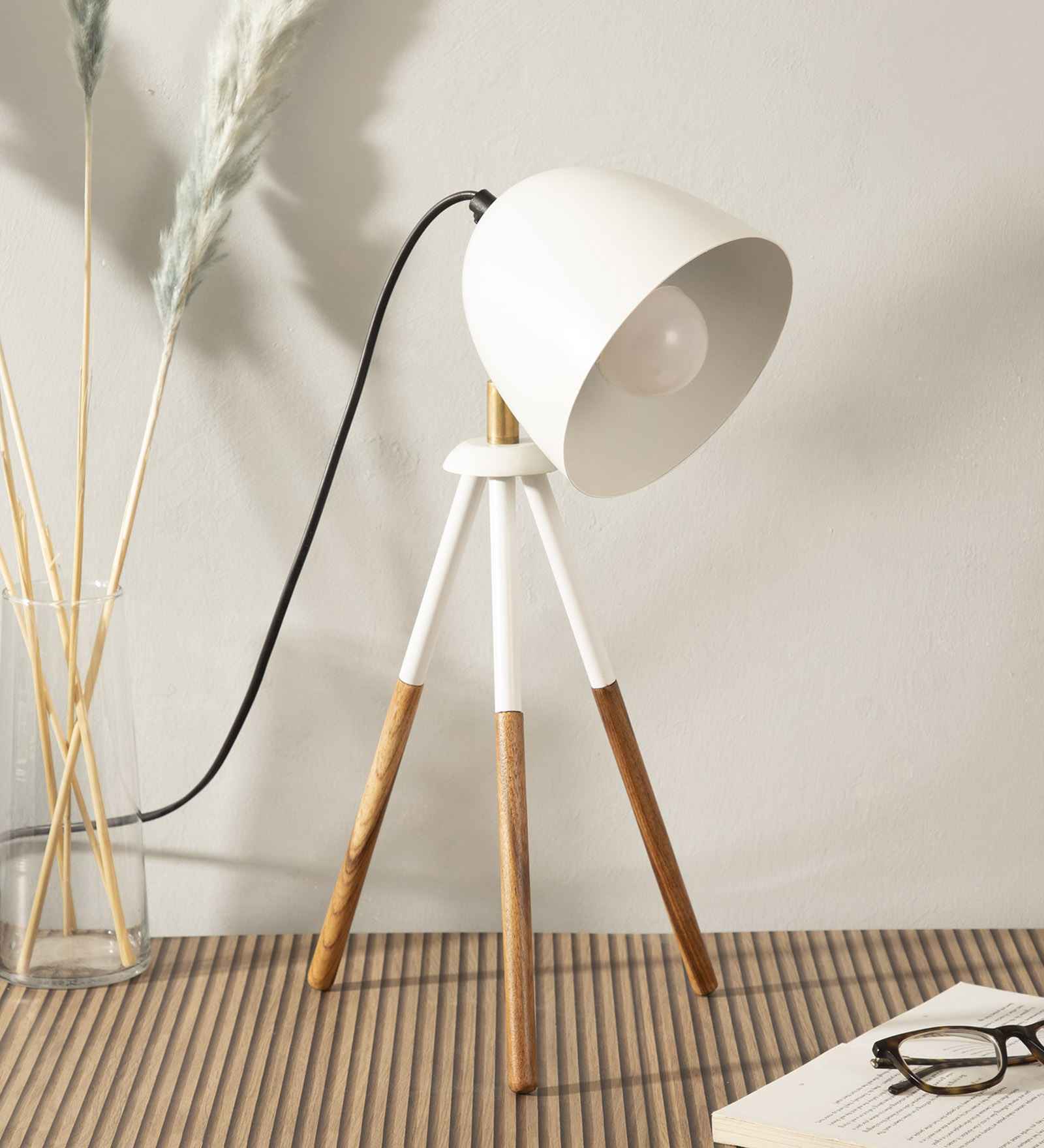 Valore Glass Table Lamp