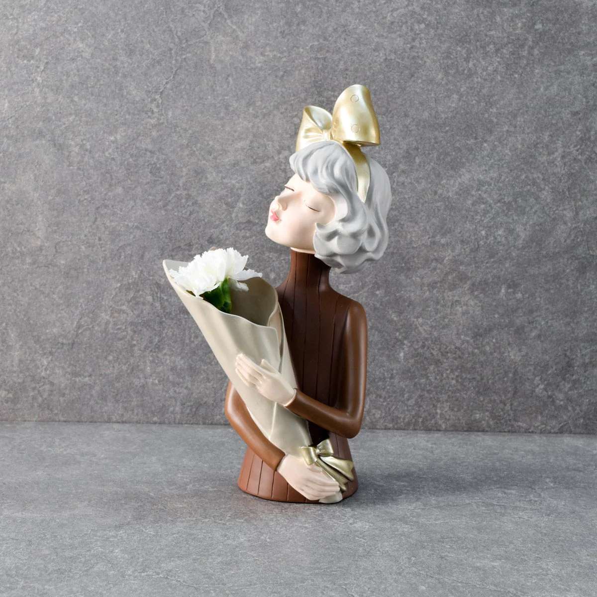 Aurelia with a Bouquet Sculpture