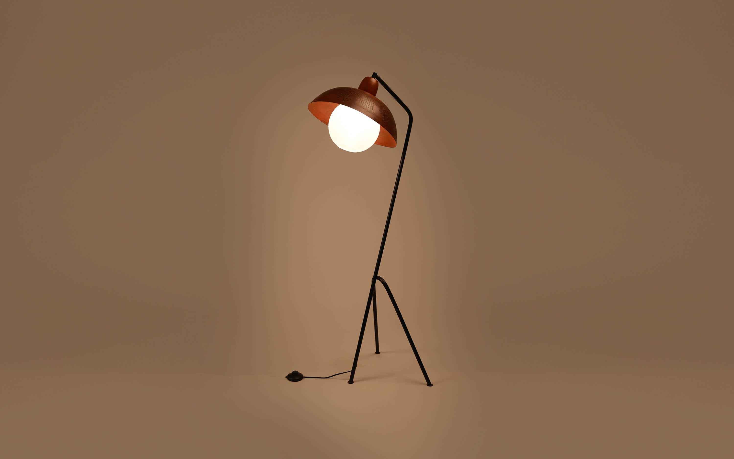 Kuru Floor Lamp