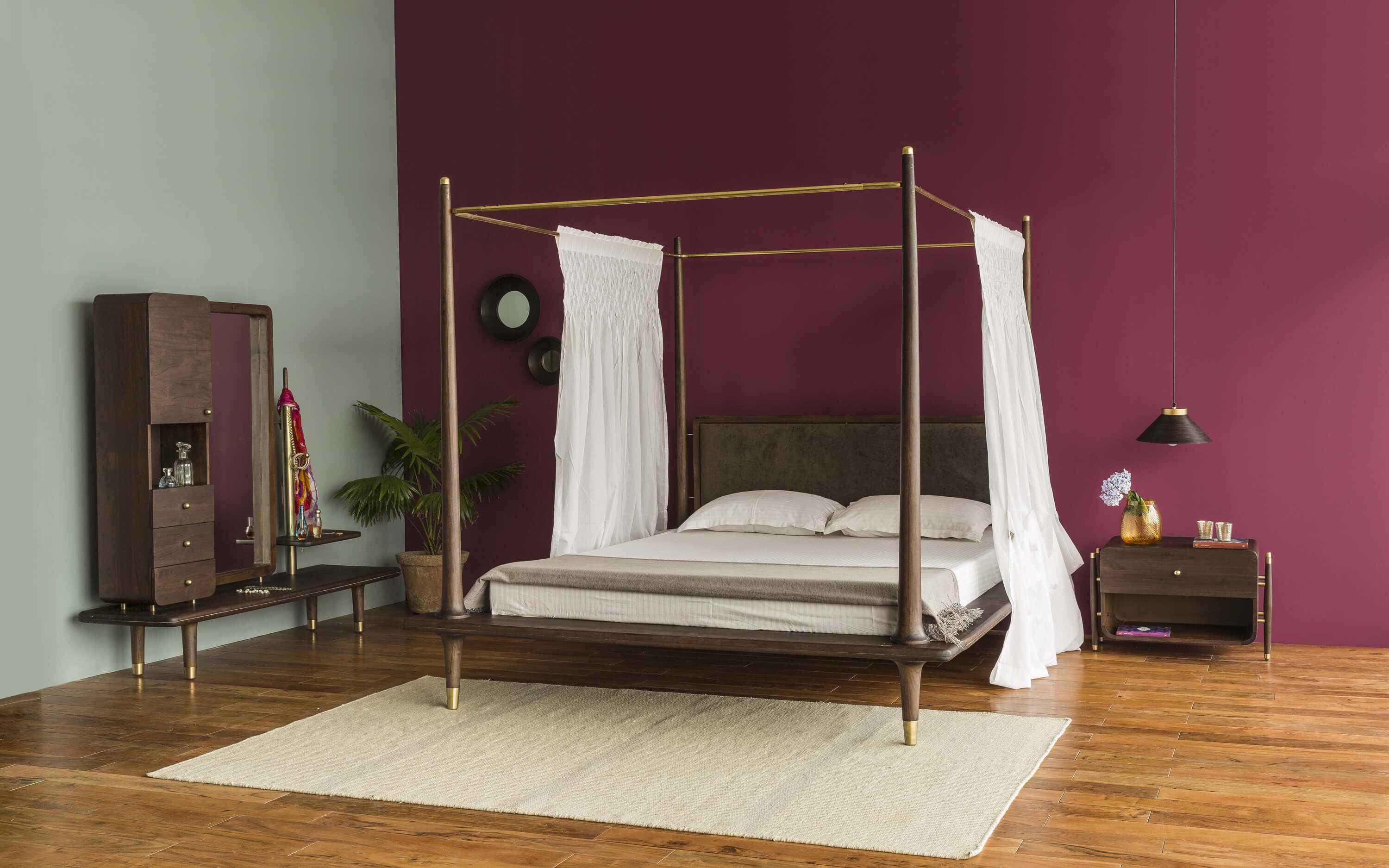 Navah Queen Bed Teak Wood