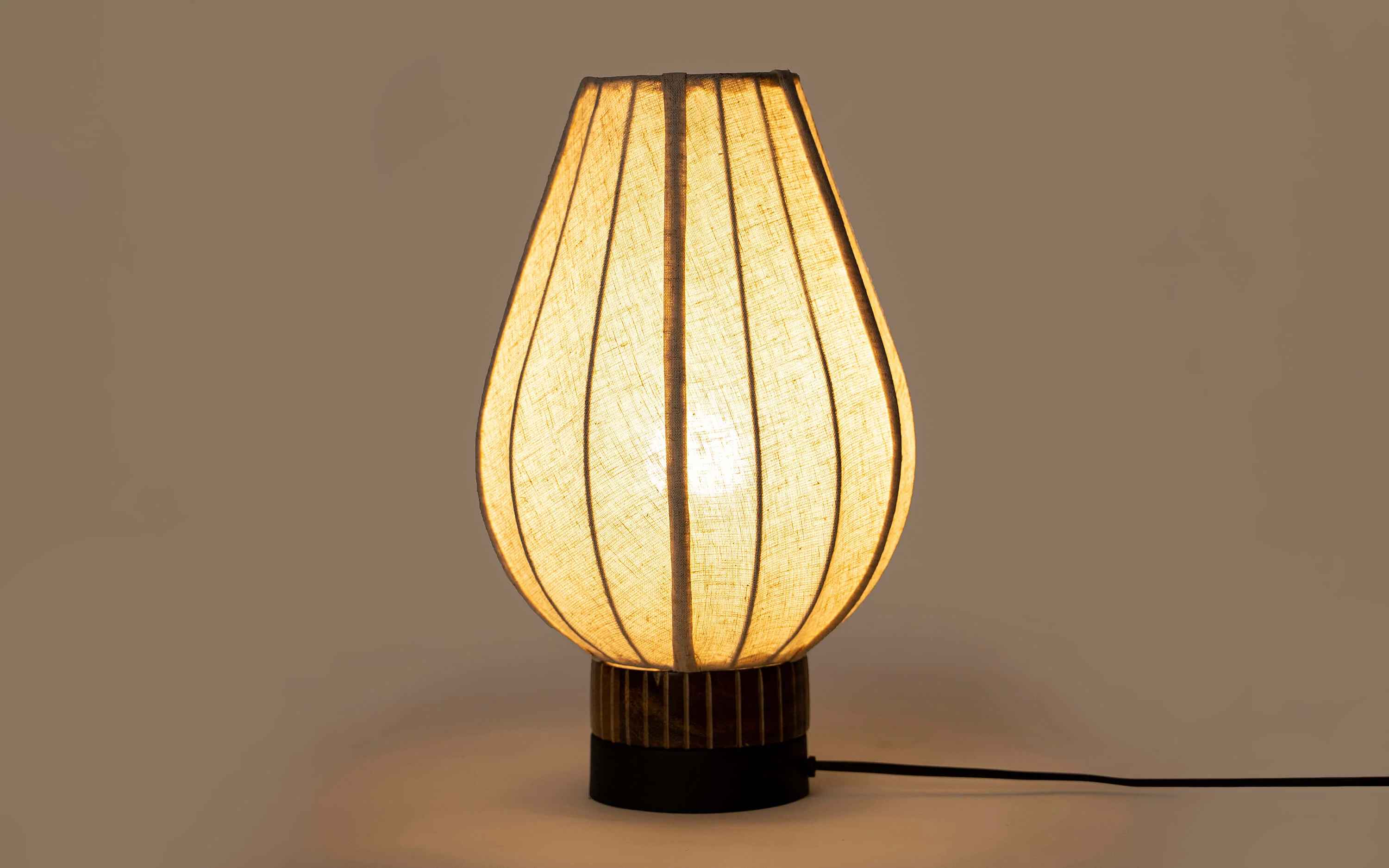 Bud Table Lamp Black