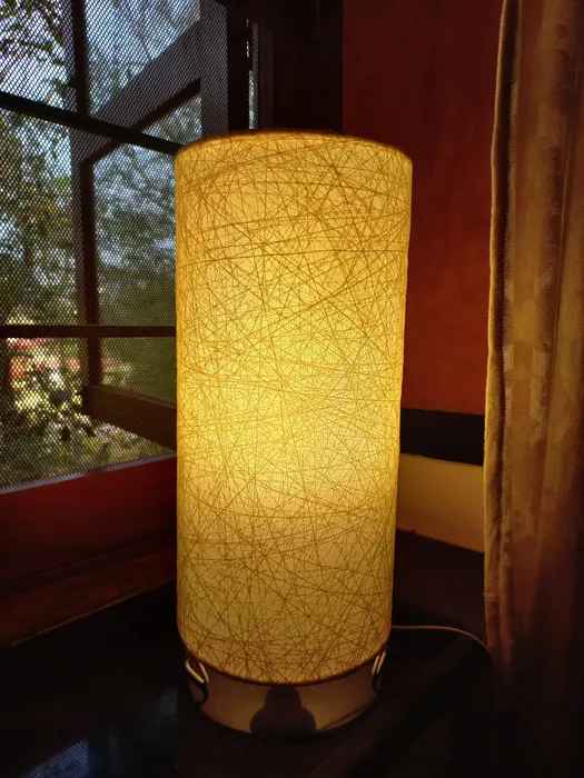 Round Ivory Thread Table Lamp