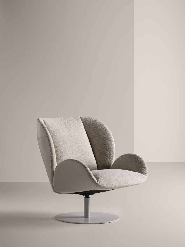 Molteni & C D.154.2 Armchair