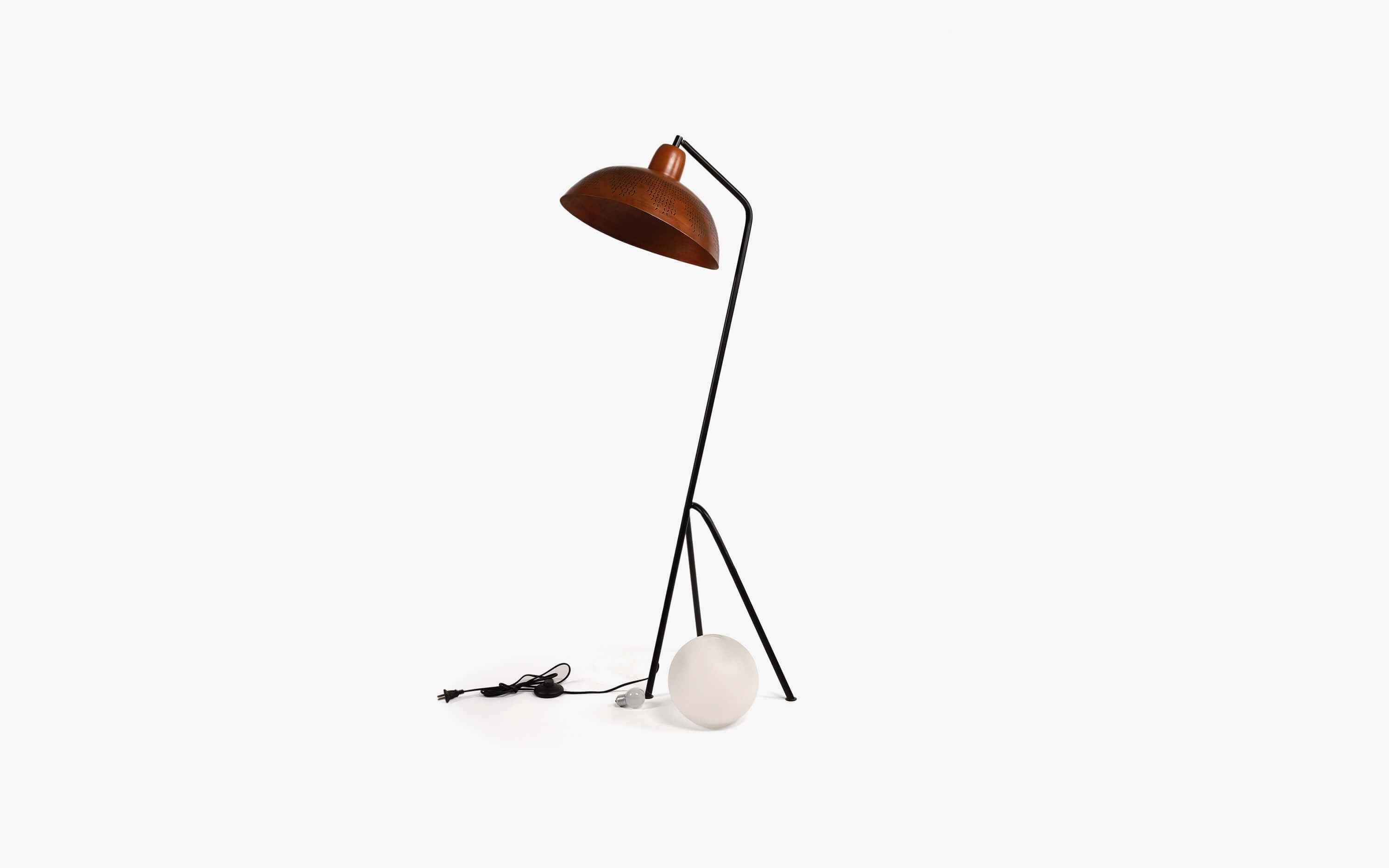 Kuru Floor Lamp