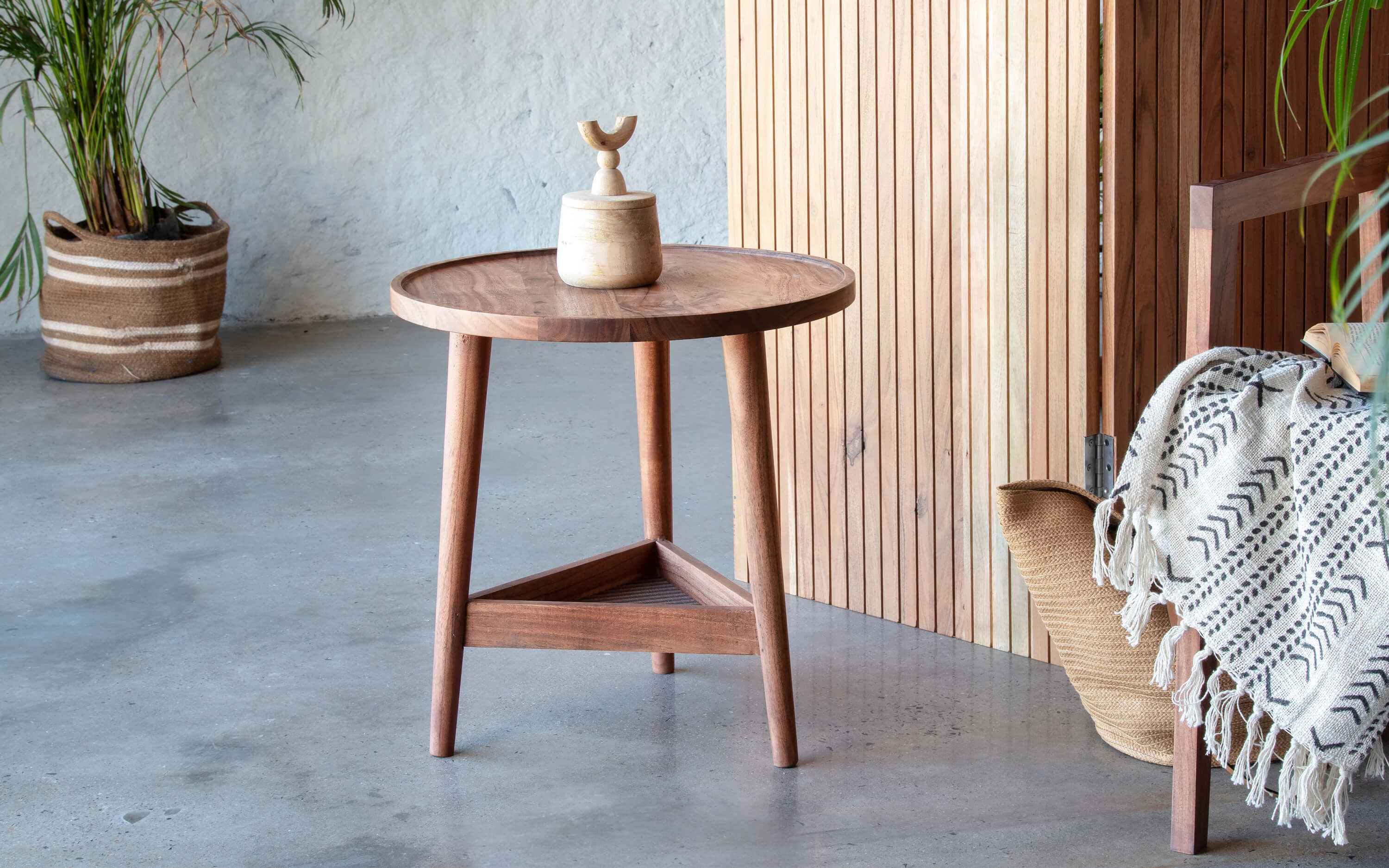 Tatamu Side Table