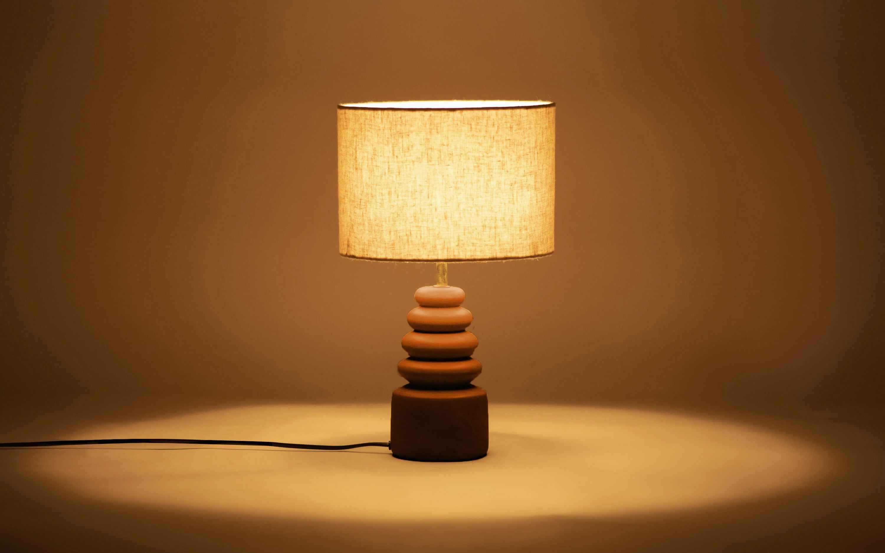 Lattu Table Lamp