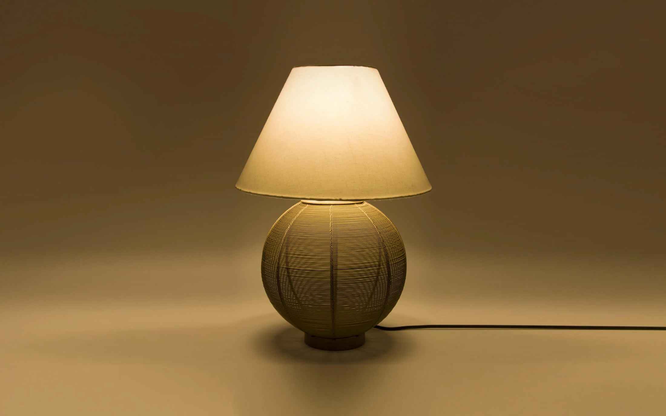 Tappa Spherical Table Lamp